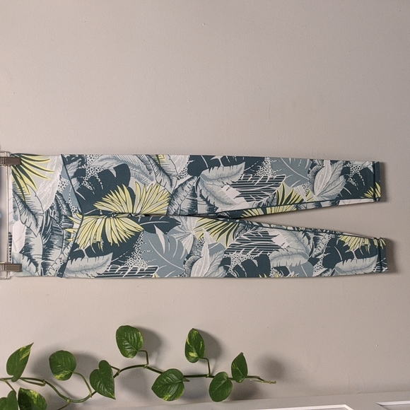 Aerie Leggings & Sports Bra Bundle - Picture 2 of 7